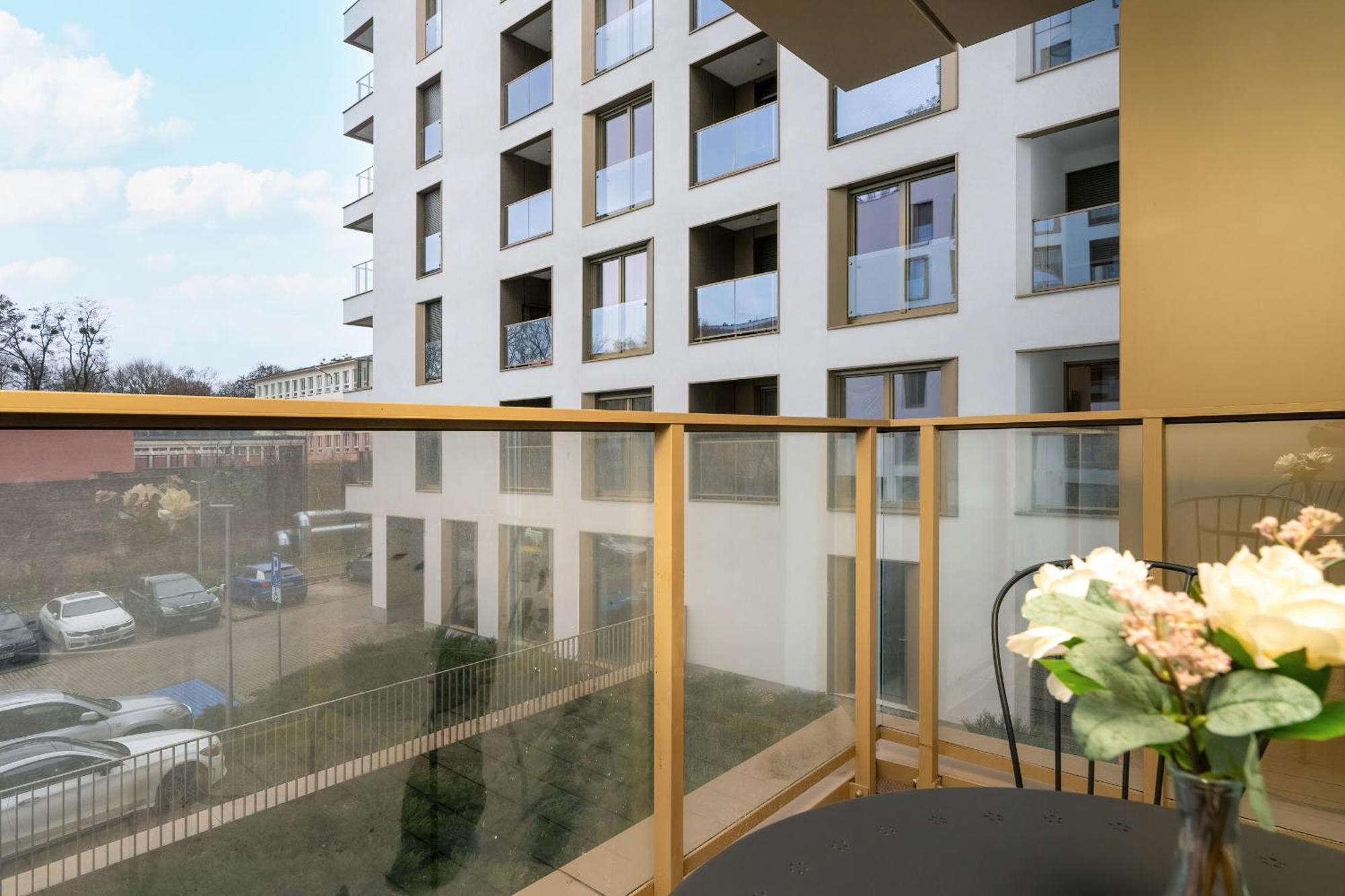 City Center Apartments With Gym & Free Garage Poznan By Noclegi Renters エクステリア 写真
